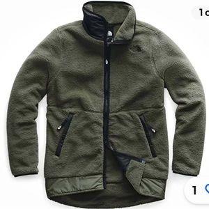 North Face front zippered Sherpa Fleece        Size Small